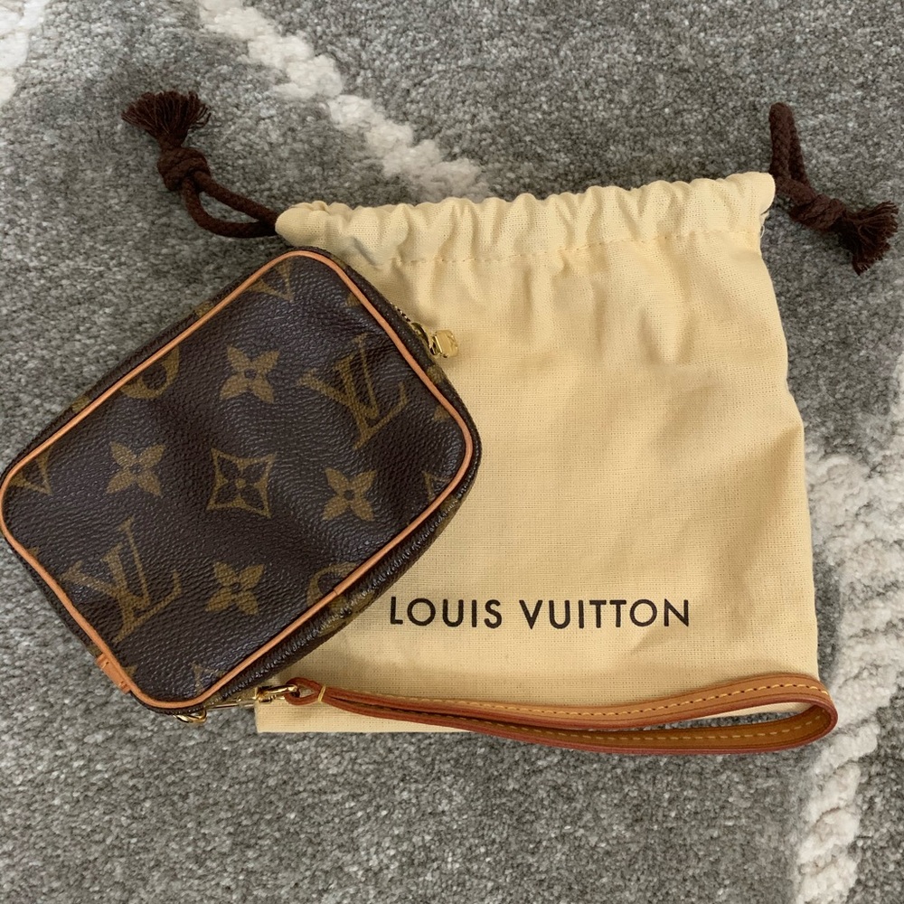The Louis Vuitton Wapity Case (100% Authentic)